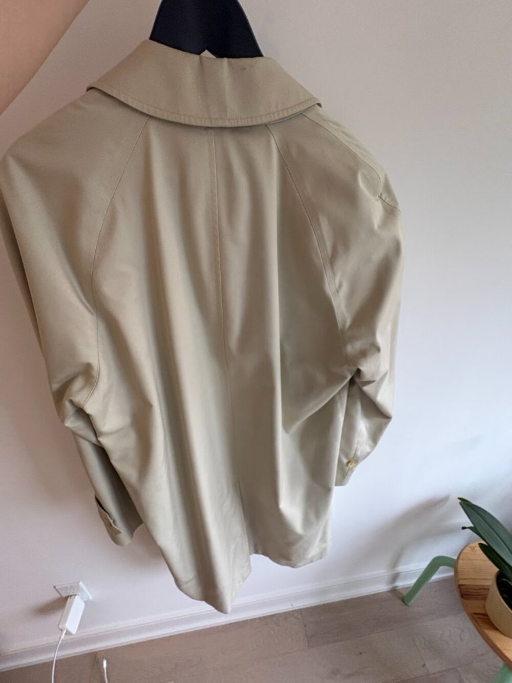 Vintage Burberry trench coat size S/M - Picture 2 of 4